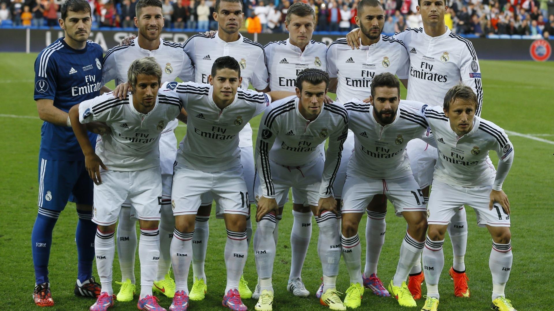 电竞世界杯震撼开赛 全球顶尖战队争夺荣耀