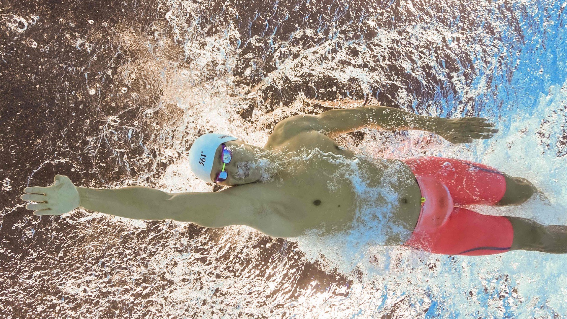 电竞世界杯震撼开幕，全球顶尖战队角逐荣耀之巅